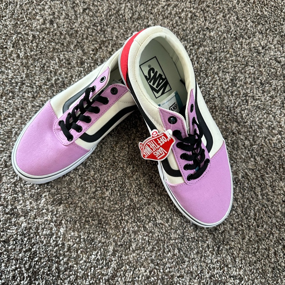 Size 10 vans woman’s shoes new with tags